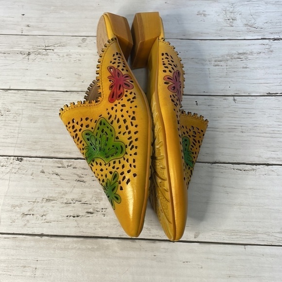 L'Artiste By Spring Step Handpainted Leather Galatina Mule - Picture 7 of 12